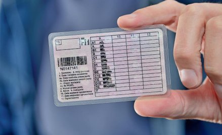 Zmiany w prawie drogowym: kierowca dokumenty będzie mógł zostawić w domu