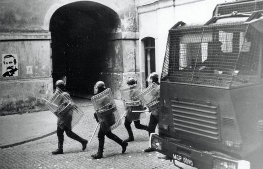 26 maja 1982 r. poszukiwany Jan Narożniak wpadł podczas rutynowej milicyjnej kontroli na warszawskim