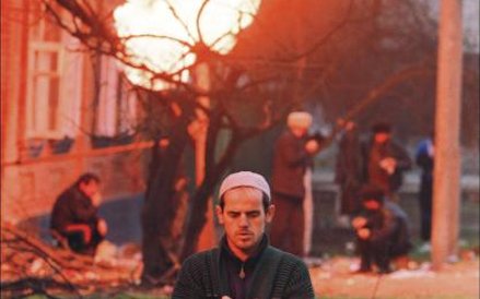 W islamie, by się pomodlić, wystarczy mieć kobierzec, miejsce do salat (modłów) oraz rytualnych ablu