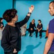 Krystyna Meissner i choreograf Mikołaj Mikołajczyk podczas próby spektaklu „Hopla, żyjemy!”(fot. Bar