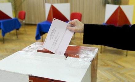 PiS chciałby, żeby według nowych zasad odbyły się już najbliższe wybory samorządowe. Oznaczałoby to 