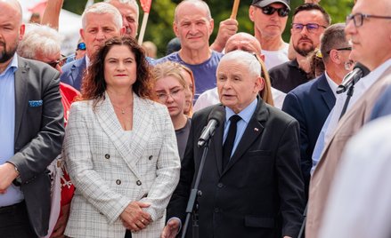 Jarosław Kaczyński podczas konferencji na polsko-niemieckim przejściu granicznym Rosówek-Rosow