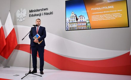 Czarnek: Wycieczki szkolne do miejsc pamięci narodowej z dopłatą państwa