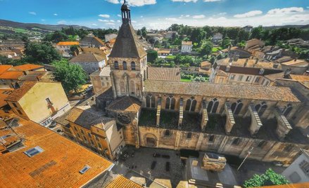 Powody ukrycia skarbu w Cluny pozostają niewyjaśnione