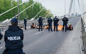 We wtorek 17 czerwca Ostatnie Pokolenie wznowiło blokady ulic w Warszawie
