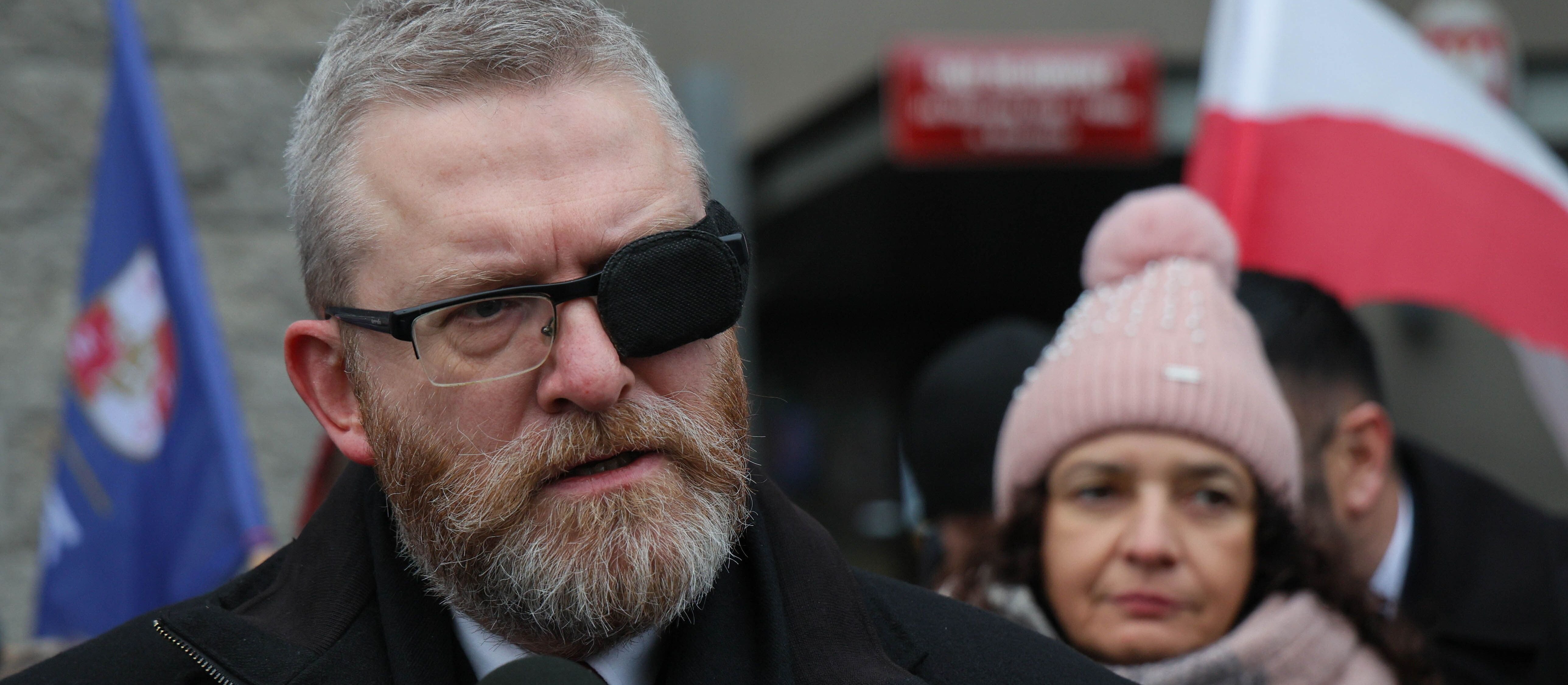 Sondaż: Jak Polacy oceniają możliwość powstania rządu PiS i partii Grzegorza Brauna?