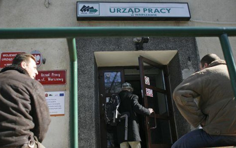 Zasiłek dla bezrobotnych: Uprawnienia bezrobotnego zależą od stażu pacy