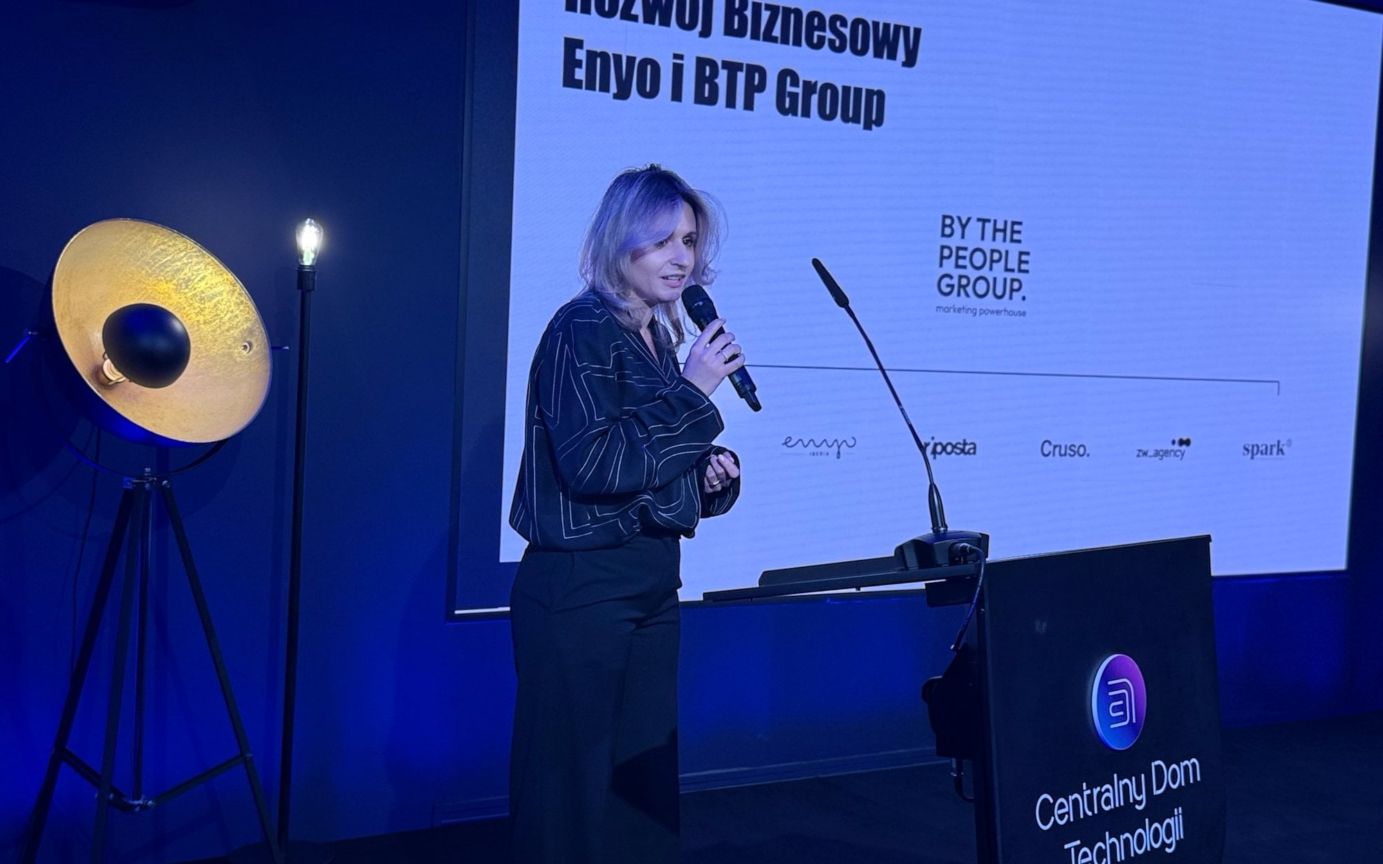 AI nie zastąpi agencji. Zastąpi te, które nie wiedzą, po co istnieją