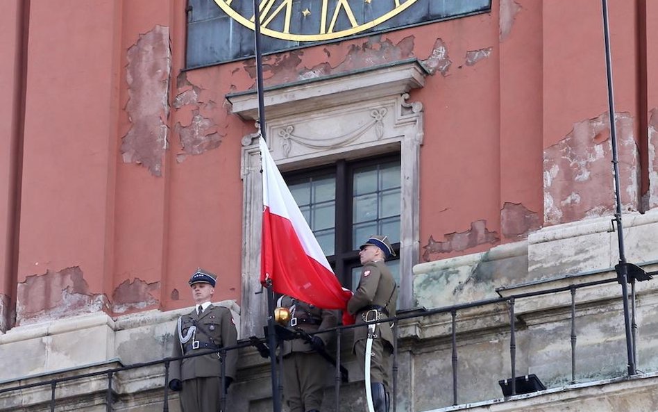 Pawłowicz: Zrzućmy się na otynkowanie wieży Zamku Królewskiego