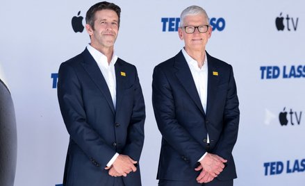 Tim Cook ustąpił ze stanowiska dyrektora generalnego Apple, przekazując stery Johnowi Ternusowi