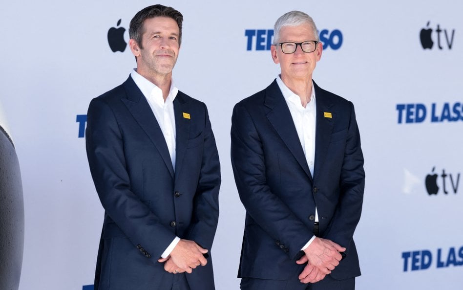 Tim Cook ustąpił ze stanowiska dyrektora generalnego Apple, przekazując stery Johnowi Ternusowi