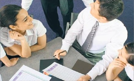 Grafiki można sporządzać w formie pisemnej lub elektronicznej.