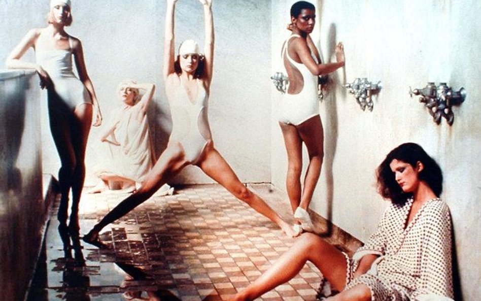 Deborah Turbeville, Łaźnia (dla amerykańskiej edycji „Vogue'a”), Nowy Jork, 1975, © Deborah Turbevil