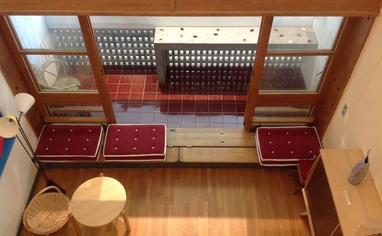 Przestronne, dwupoziomowe mieszkania oferowały komfort życia, którego próżno szukać w późniejszych t