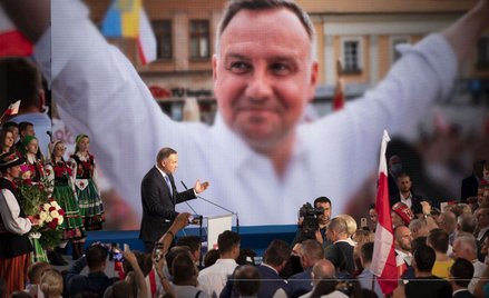 Naciski podczas prezydenckiego lotu. "Jak w Smoleńsku"