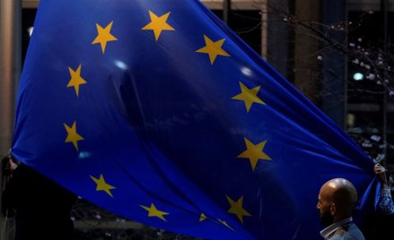89 procent Polaków uważa, że Polska powinna zostać w UE