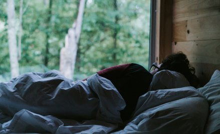 Na problemy ze snem skarży się 41,1 procent Polaków – wynika z badań  UCE Research i platformy ePsyc