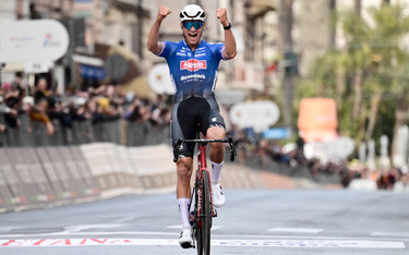 Holender Mathieu Van Der Poel wygrał w sobotę pierwszy wielki klasyk sezonu, wyścig Milan – San Remo