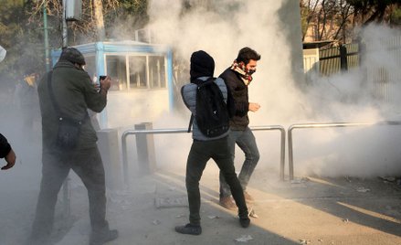 Iran: Pierwsza ofiara protestów po stronie rządowej