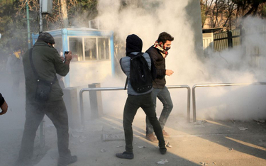 Iran: Pierwsza ofiara protestów po stronie rządowej