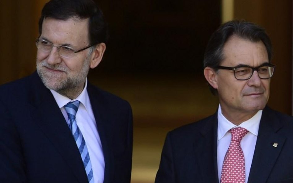 Premier Hiszpanii Mariano Rajoy i szef katalońskiego rządu Artur Mas