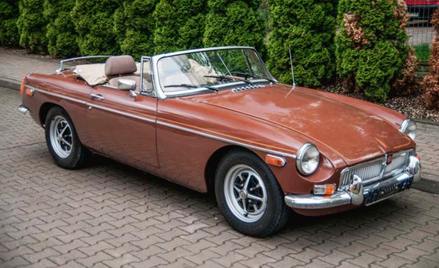 MG MGB wszedł do sprzedaży w 1962 roku i był produkowany 18 lat. Był jednym z pierwszych modeli z ko