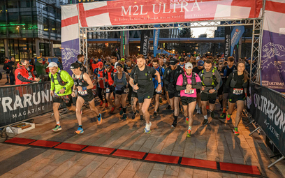 Uczestnicy ultramaratonu Manchester-Liverpool