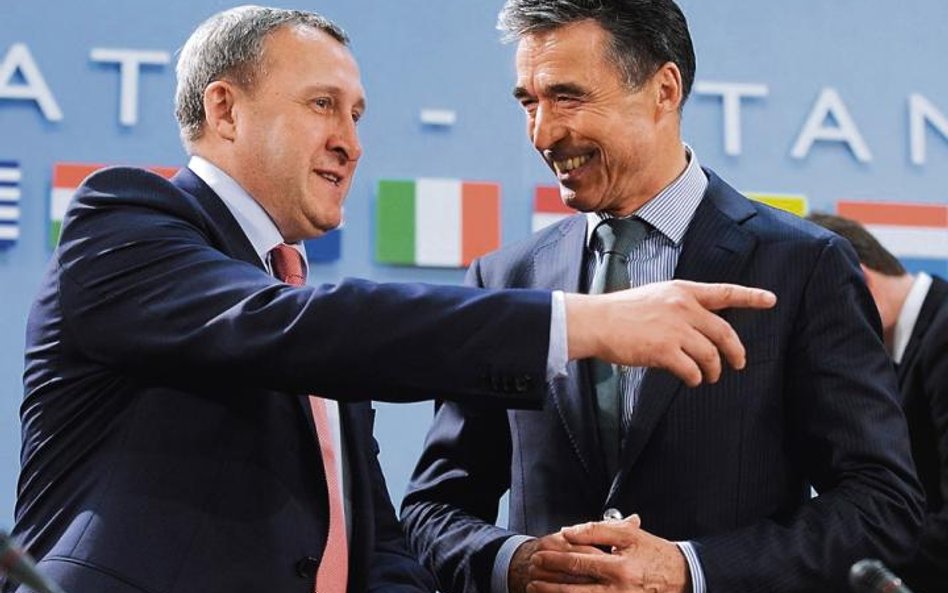 NATO ostrożne wobec Kijowa: spotkanie szefa ukraińskiej dyplomacji Andrija Deszczycy i szefa NATO An