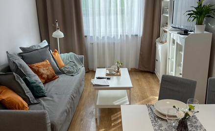 Ostoja Aparts w Strykowie to inwestycja J.W. Construction. Obiekt z mieszkaniami dla seniorów przyna