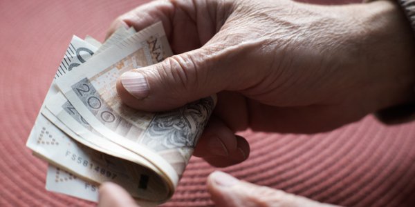 Więcej emerytów i rencistów może pobierać 500 plus — próg dochodowy wzrósł