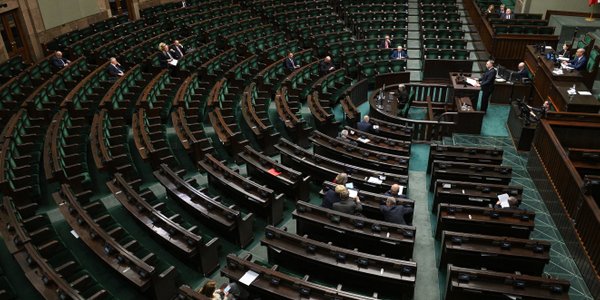 Najnowszy sondaż partyjny CBOS pełen zaskoczeń, choć lider bez zmian