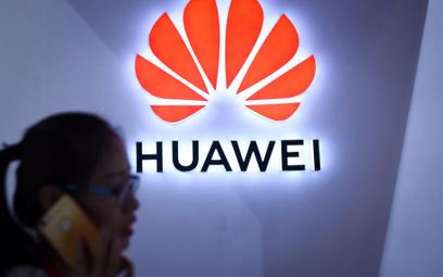 Amerykanie mocniej uderzają w Huawei