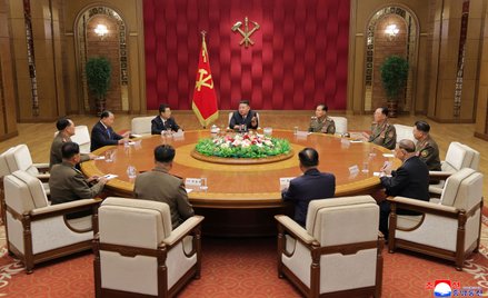 Przywódca Korei Północnej Kim Dzong Un uczestniczył w plenarnym posiedzeniu Centralnej Komisji Wojsk