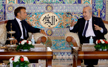 Prezydent Emmanuel Macron podejmowany przez głowę państwa algierskiego, Abd al-Madżida Tabbuna