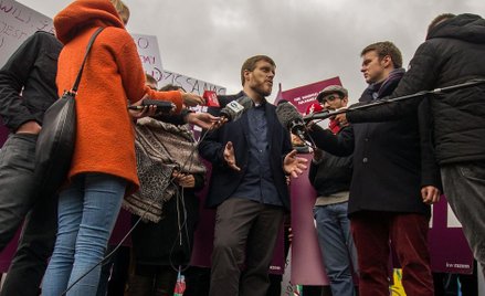 Zandberg: Dlaczego Kaczyński boi się przyjść do protestujących w Sejmie?