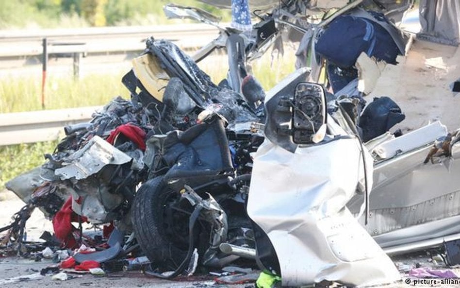 Wypadek autokaru Sindbada w Niemczech. 9 osób nie żyje