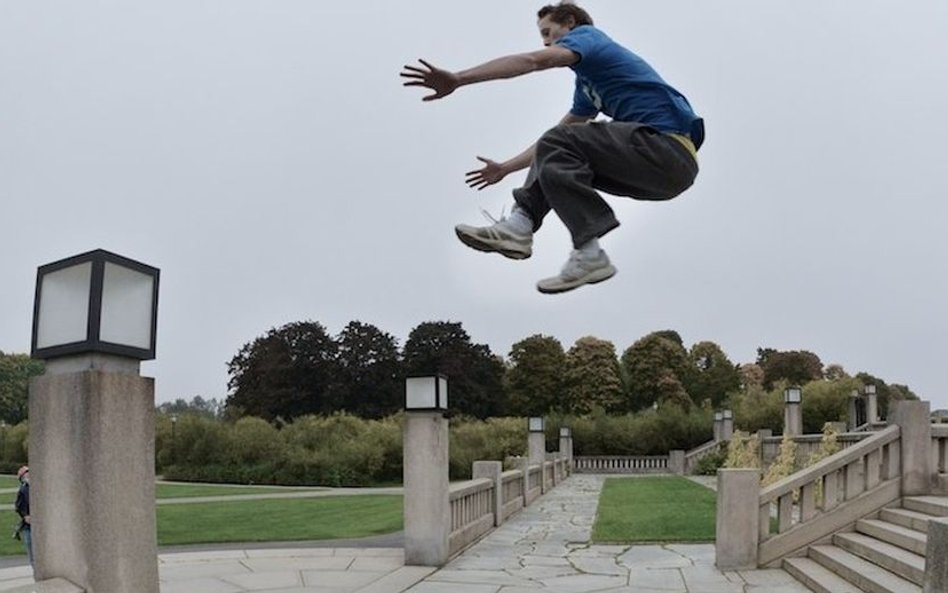 Jak parkour pomaga w walce z zanieczyszczeniem świetlnym