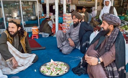 Od kwietnia, gdy Amerykanie zapowiedzieli wycofanie wojsk do 11 września, talibowie odbili wiele pow