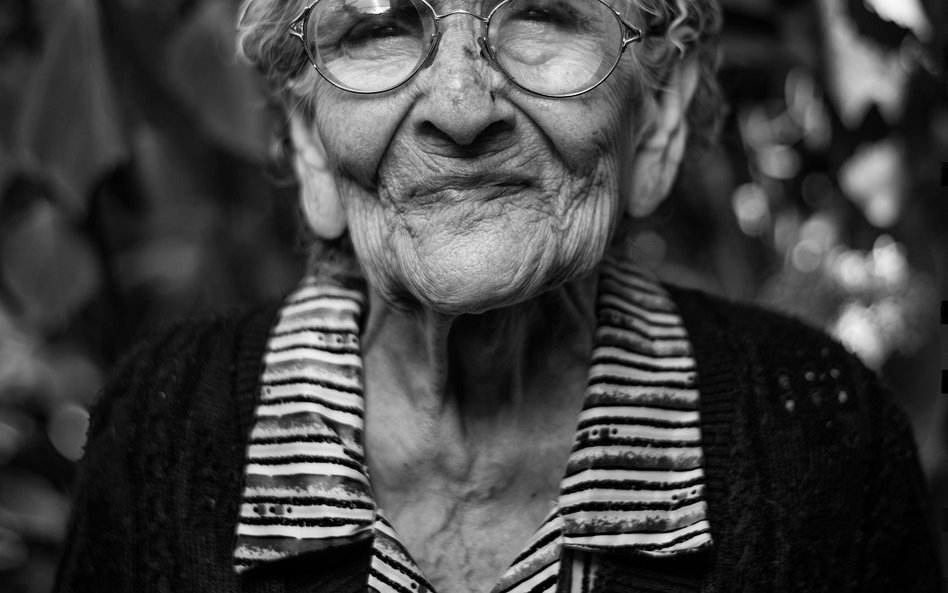 Seniorzy mają powody do zadowolenia. Najniższa emerytura będzie większa niż zakładano.