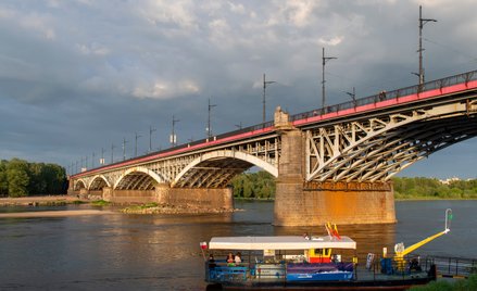 Przy wyższym stanie Wisły na rzekę wypłyną promy Pliszka, Słonka i Wilga. Przeprawy promowe są darmo