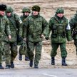 Rosyjscy i białoruscy wojskowi w czasie ćwiczeń na Białorusi