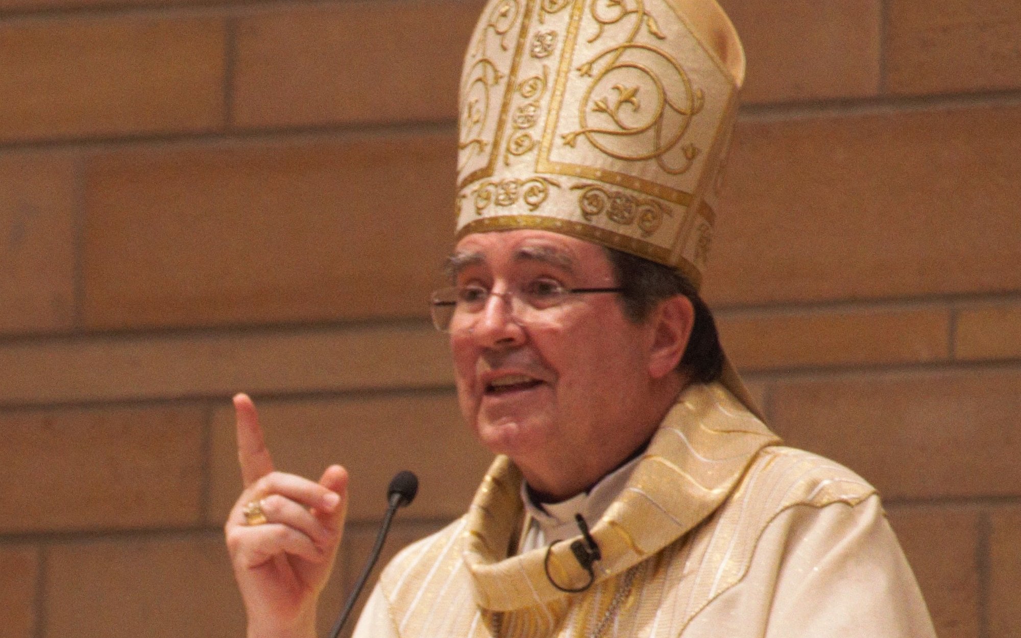 „Tron kontra Ołtarz”. Jak władcy próbowali „uciszać” papieży