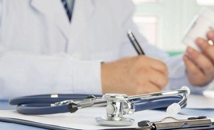 59-letni urolog oskarżony o zgwałcenie 22-letniej pacjentki w czasie badania