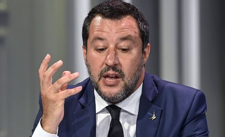 Członek Ligi zastrzelił w barze imigranta. Salvini go broni
