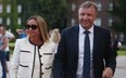 Lipiec 2024 r. Były prezes TVP Jacek Kurski oraz jego żona Joanna Kurska w drodze na mszę świętą w k