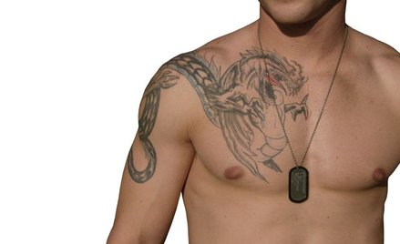 Więzienie za tatuaż dla niemieckiego samorządowca