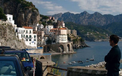 Jedziesz na wybrzeże Amalfi? Sprawdź numery rejestracyjne swojego samochodu