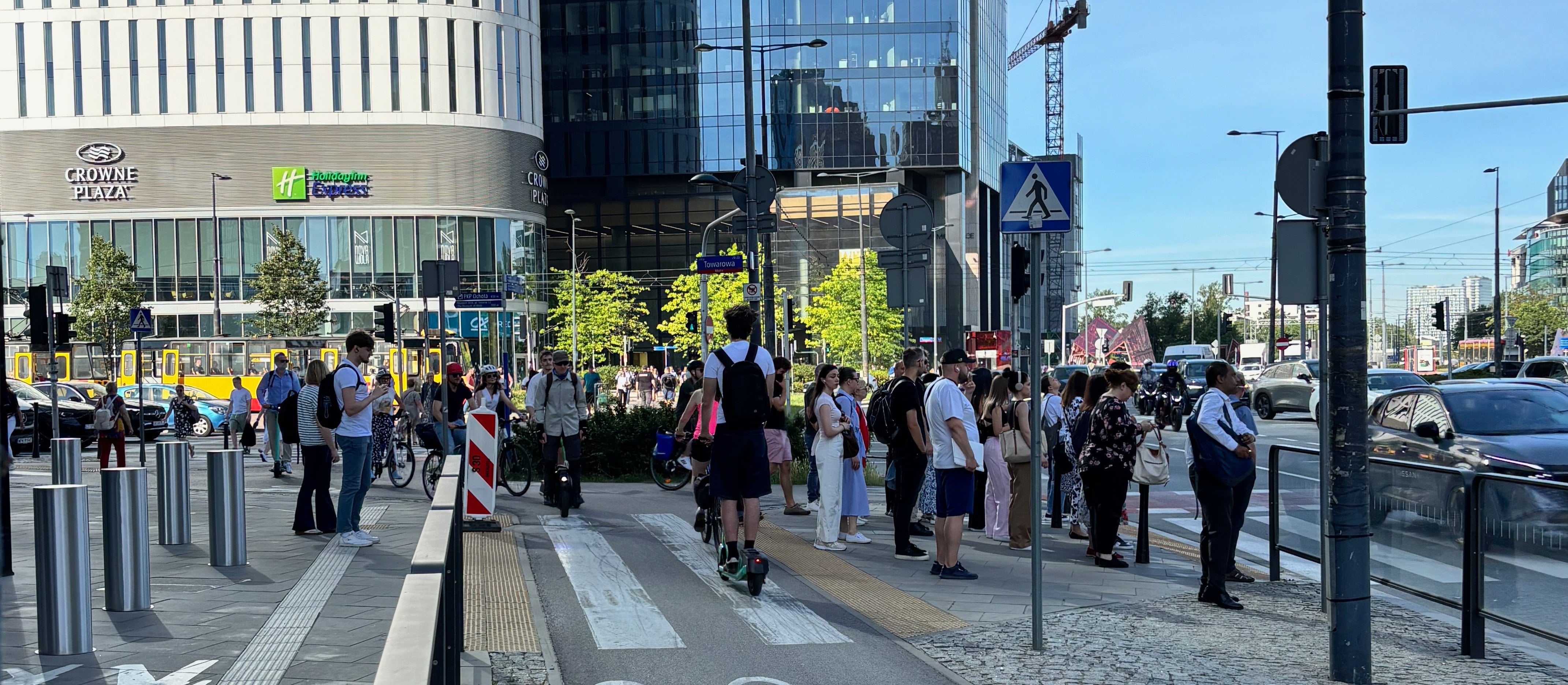 „Udawane” przejścia to pułapka na pieszych, rowerzystów i kierowców. Ekspert: zlikwidować