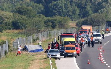 Służby ratunkowe na miejscu wypadku polskiego autokaru w Chorwacji