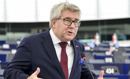Czarnecki: Głosowanie przeciw Szydło złamaniem zasad demokracji